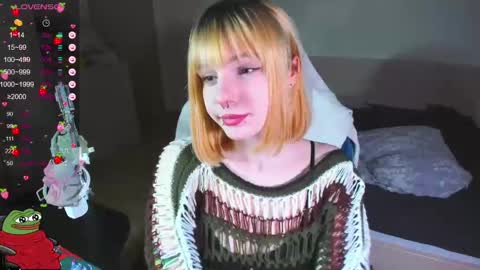 Snapshot of kawaii_power_uwu chatting on 01/25/25, 11:55 Kira-chan  online show from 01/25/25, 11:55