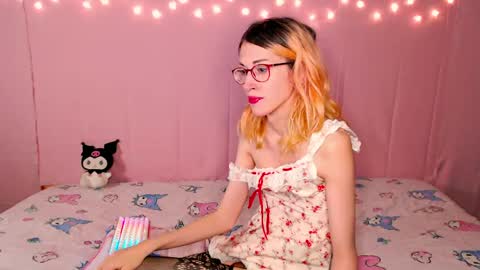Snapshot of kawaii_tiffy chatting on 05/23/26, 08:13 Tiffany online show from 05/23/26, 08:13