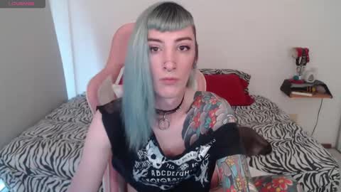 Snapshot of kawaimisfit chatting on 02/15/25, 10:42 luna online show from 02/15/25, 10:42