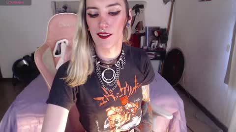 Snapshot of kawaimisfit chatting on 10/28/25, 09:06 luna online show from 10/28/25, 09:06