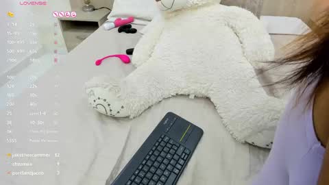   online show from 02/11/25, 02:35