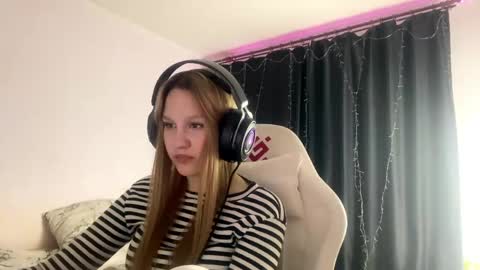 Amia online show from 05/01/26, 06:34
