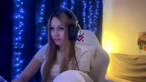 Snapshot of kayceefroehner chatting on 05/21/26, 05:36 Amia online show from 05/21/26, 05:36