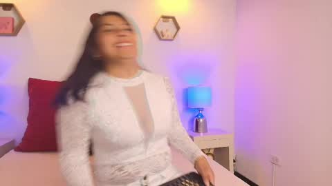 kaylamur_ online show from 05/19/26, 12:11