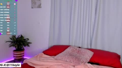 Snapshot of kayle__11 chatting on 01/11/25, 12:22 INSTAGRAM AND TW 11kayle online show from 01/11/25, 12:22