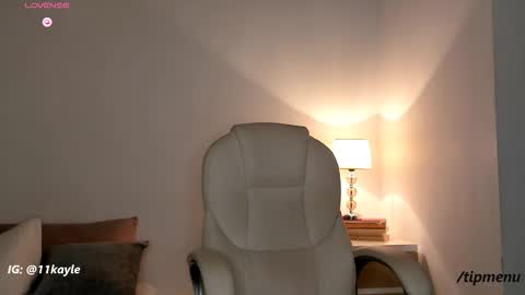 Snapshot of kayle__11 chatting on 10/08/25, 01:25 INSTAGRAM AND TW 11kayle online show from 10/08/25, 01:25