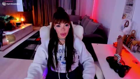 Snapshot of kaylee____77 chatting on 01/11/26, 04:01 kaylee online show from 01/11/26, 04:01