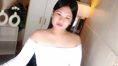 Snapshot of kayleepinay chatting on 01/16/26, 09:41 Y O U R F U T U R E K A Y L E E online show from 01/16/26, 09:41