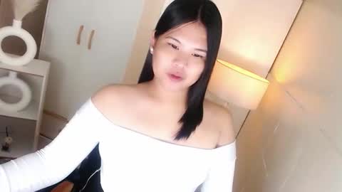 Snapshot of kayleepinay chatting on 02/25/26, 05:33 Y O U R F U T U R E K A Y L E E online show from 02/25/26, 05:33