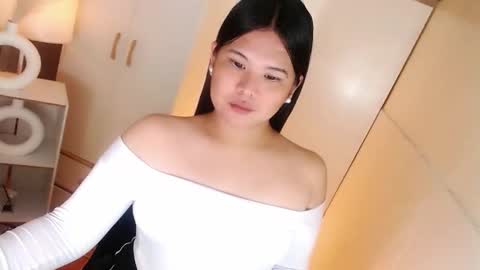 Snapshot of kayleepinay chatting on 03/09/26, 05:06 Y O U R F U T U R E K A Y L E E online show from 03/09/26, 05:06