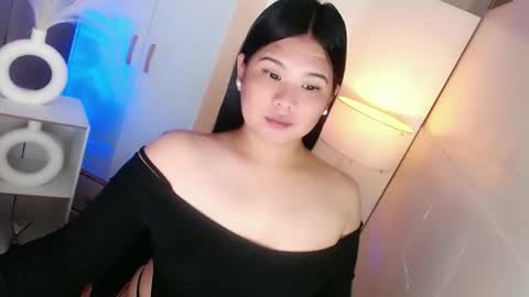 Snapshot of kayleepinay chatting on 03/13/26, 06:03 Y O U R F U T U R E K A Y L E E online show from 03/13/26, 06:03