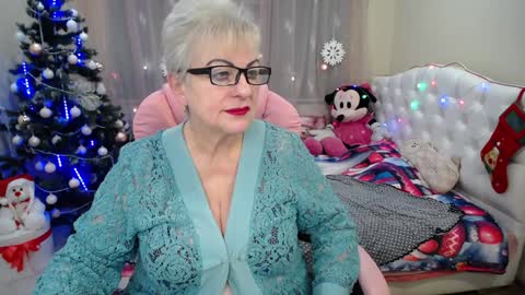 kaylesmoll online show from 12/27/24, 10:26