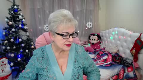 kaylesmoll online show from 12/28/24, 07:11