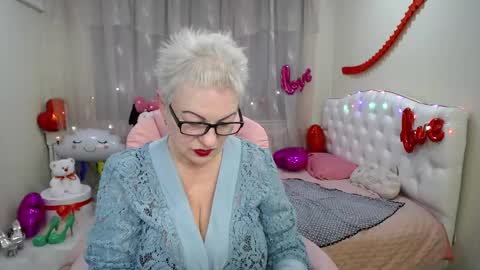 kaylesmoll online show from 02/15/25, 02:58