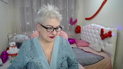 kaylesmoll online show from 02/22/25, 03:56