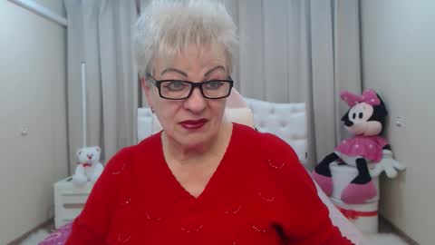 Snapshot of kaylesmoll chatting on 02/17/26, 07:53 kaylesmoll online show from 02/17/26, 07:53