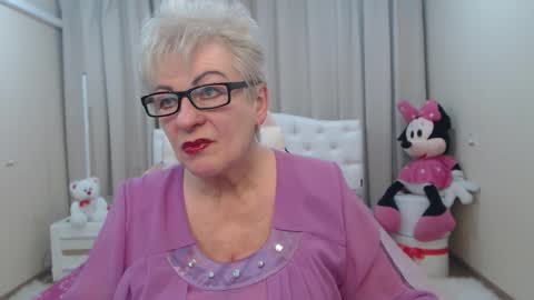 Snapshot of kaylesmoll chatting on 02/25/26, 07:45 kaylesmoll online show from 02/25/26, 07:45