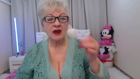 kaylesmoll online show from 05/02/26, 06:35