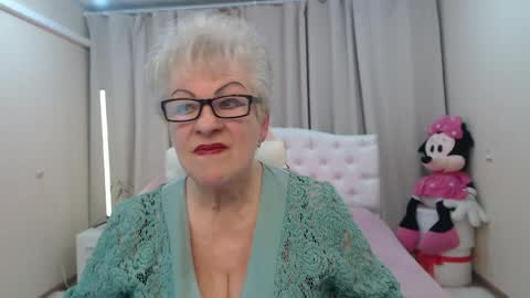 kaylesmoll online show from 05/05/26, 06:38