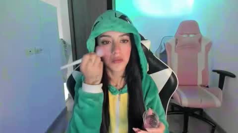 kaylie online show from 10/27/25, 10:52