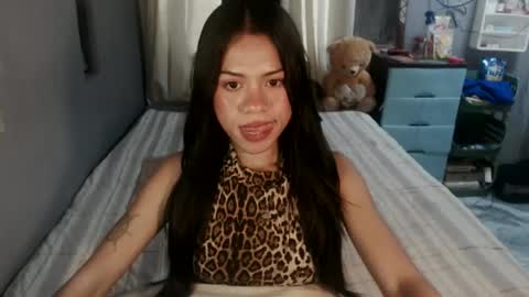 Snapshot of kaymmymalapusan chatting on 06/25/26, 12:43 kaymmymalapusan online show from 06/25/26, 12:43
