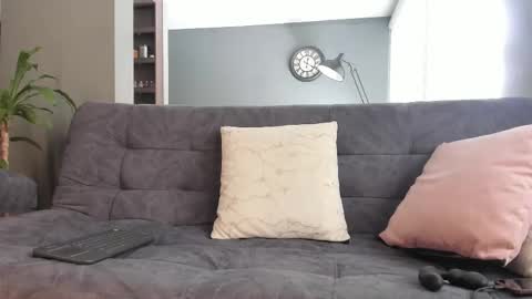 Snapshot of kayn_kalo chatting on 11/27/25, 04:42 Kayn online show from 11/27/25, 04:42