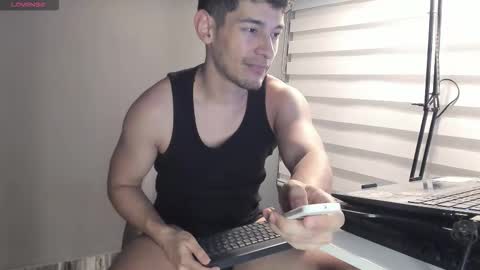 Snapshot of kayn_kalo chatting on 12/18/25, 02:06 Kayn online show from 12/18/25, 02:06