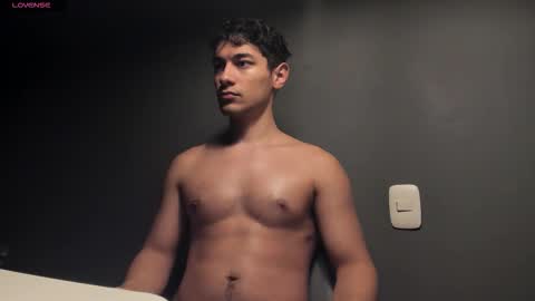 Snapshot of kayn_kalo chatting on 01/17/26, 04:06 Kayn online show from 01/17/26, 04:06