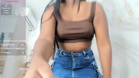 Snapshot of kayna_gomez chatting on 01/19/25, 07:37 Kayna online show from 01/19/25, 07:37