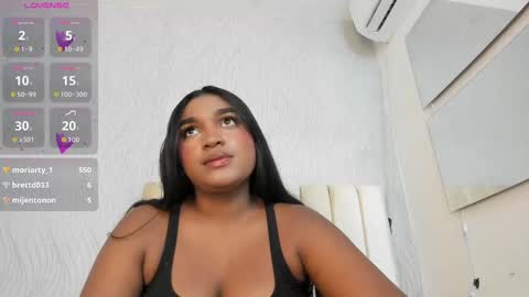 Snapshot of kayna_gomez chatting on 09/21/25, 07:37 Kayna online show from 09/21/25, 07:37