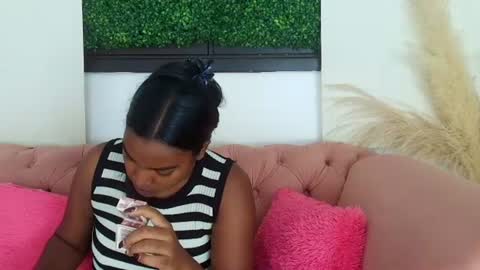 Snapshot of kayna_gomez chatting on 07/09/26, 05:50 Kayna online show from 07/09/26, 05:50
