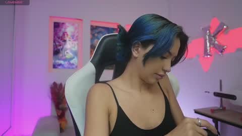 Kayra online show from 11/19/25, 12:05