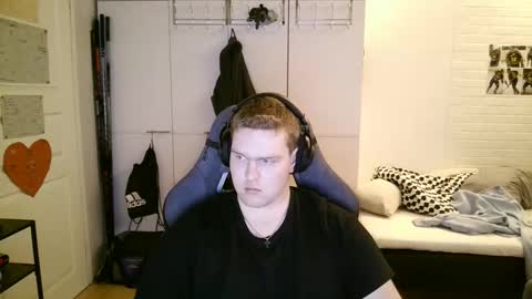 Snapshot of kayttajaviides5 chatting on 01/15/26, 06:22 Aatu online show from 01/15/26, 06:22