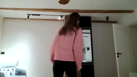 Snapshot of kayyrachyl chatting on 11/15/25, 04:43 kayyrachyl online show from 11/15/25, 04:43