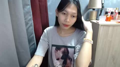 Snapshot of kc_slutmoree chatting on 10/25/25, 04:42 Its me Cora online show from 10/25/25, 04:42