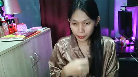 Snapshot of kc_slutmoree chatting on 11/04/25, 04:44 Its me Cora online show from 11/04/25, 04:44