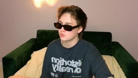 Snapshot of kebesheska chatting on 03/09/26, 08:24 Seb Polly Roxy Jonny online show from 03/09/26, 08:24