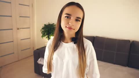 Snapshot of keeleyreineck chatting on 05/10/26, 07:02 Nika online show from 05/10/26, 07:02