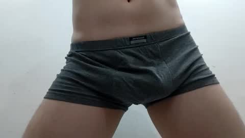 Snapshot of keepitsecret05 chatting on 03/27/26, 02:17 Eliot online show from 03/27/26, 02:17