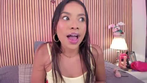 Snapshot of keeyla_stone chatting on 12/18/25, 09:43 keeyla stone online show from 12/18/25, 09:43