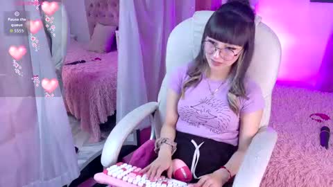    online show from 04/30/26, 04:19