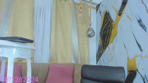 Keila  online show from 12/14/24, 06:20