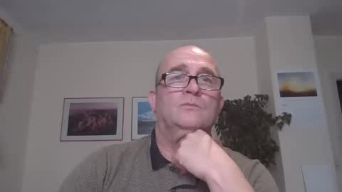 keilie1 online show from 12/26/24, 06:54