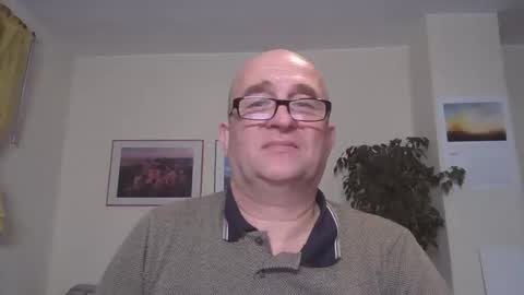 keilie1 online show from 12/31/24, 08:23