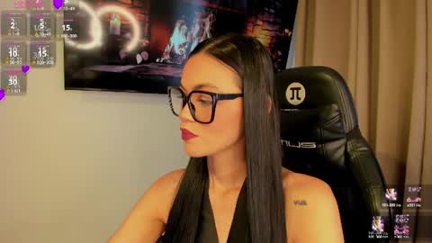 Snapshot of keily_brox chatting on 06/14/26, 06:54 Keily brox online show from 06/14/26, 06:54