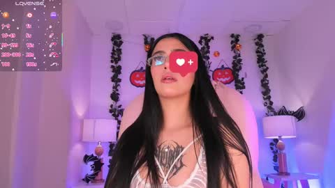 Snapshot of keily_gh1 chatting on 10/11/25, 04:55 KEILY online show from 10/11/25, 04:55