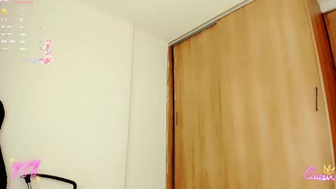 Snapshot of keily_london chatting on 05/04/26, 10:00 keily_london online show from 05/04/26, 10:00