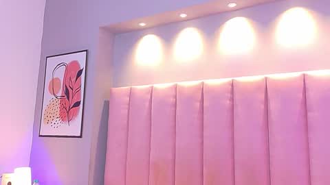 Keily Ross online show from 10/29/25, 08:43