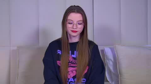 Keira online show from 02/05/25, 06:37