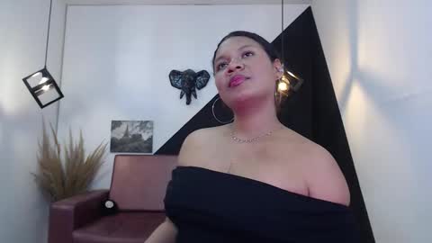 Snapshot of keiraluna chatting on 12/05/25, 07:54 online show from 12/05/25, 07:54